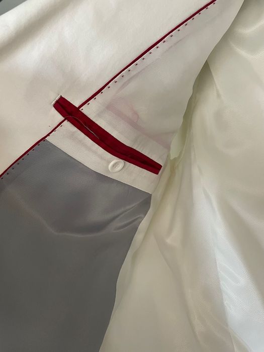 Biala Kultowa marynarka męska z paryskiego butiku na Champs-Elise