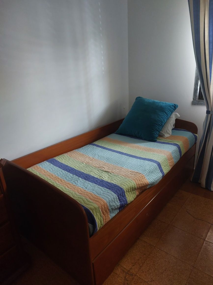 Cama solteiro para 2 crianças com gavetão