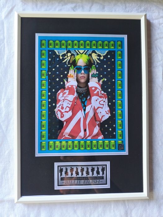 Moldura Singer Billie Eilish com Autógrafo (A4)