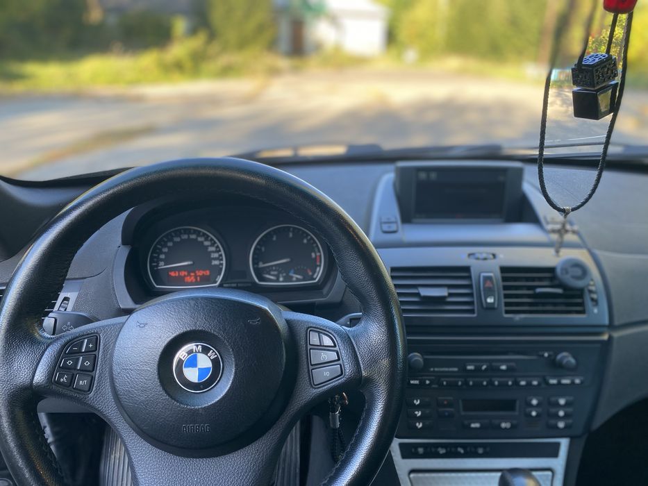 Продам BMW X3 E83