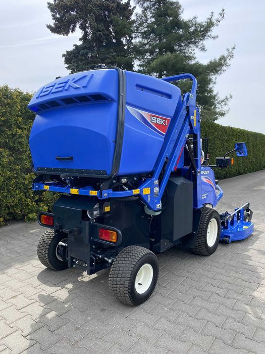 Kosiarka ISEKI SF 237 Idealna do pielęgnacji dużych terenów zielonych