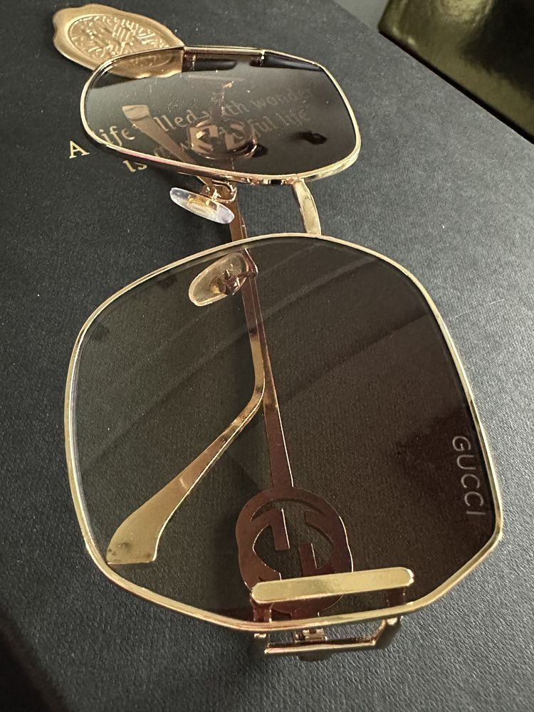 Gucci okulary przeciwsłoneczne z logo na bokach