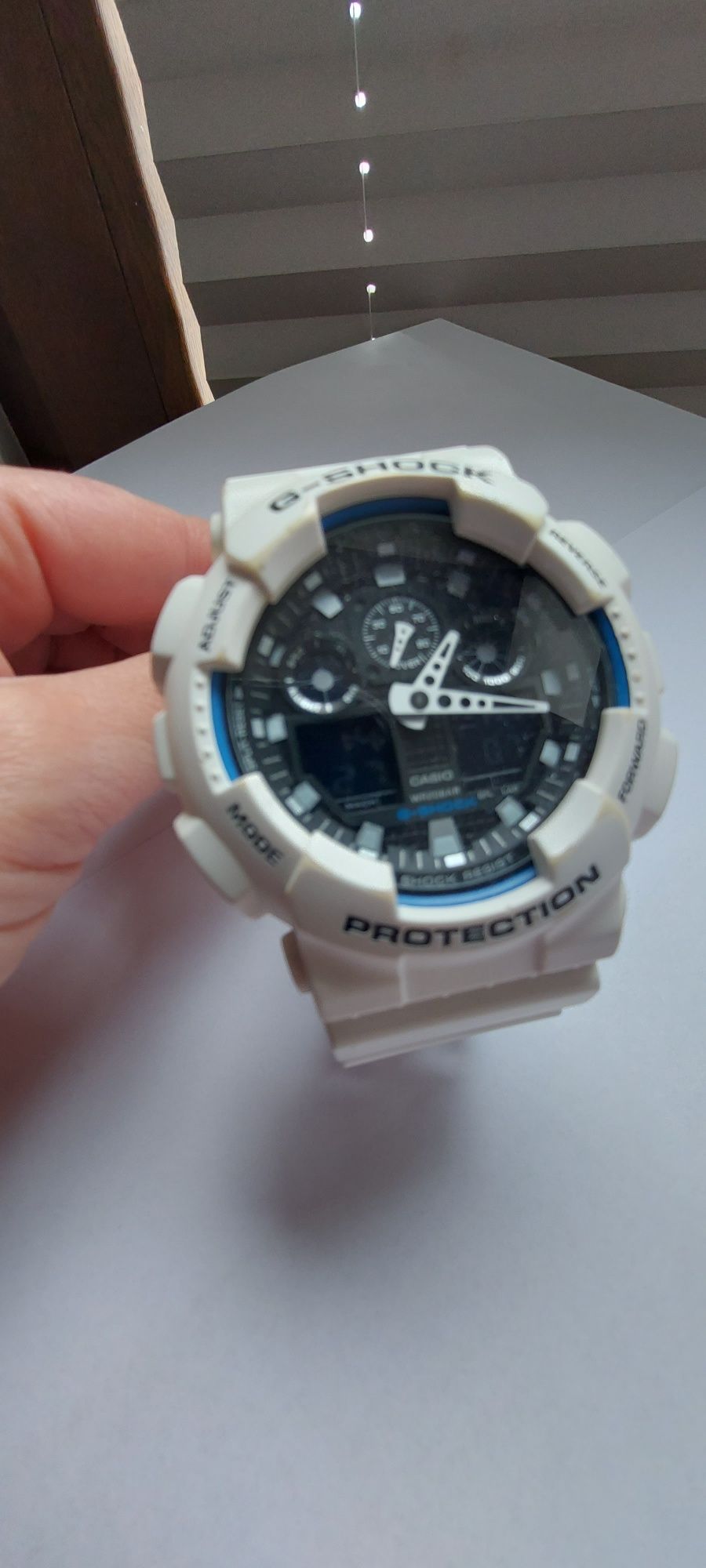 Zegarek g-shock biały