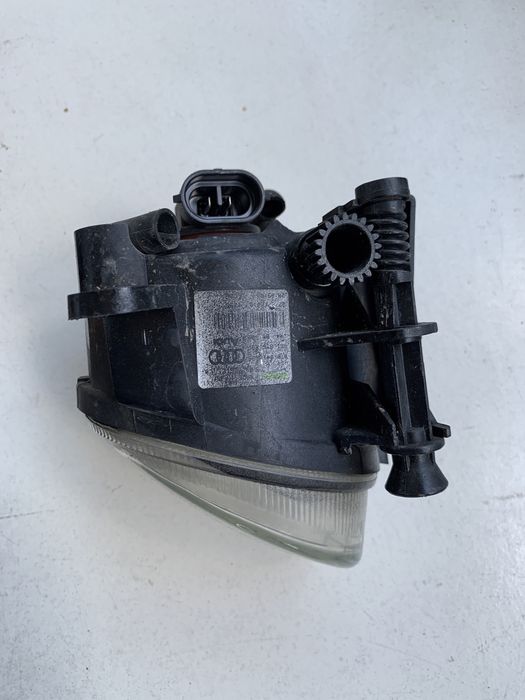 Farol nevoeiro Audi A4 2010
