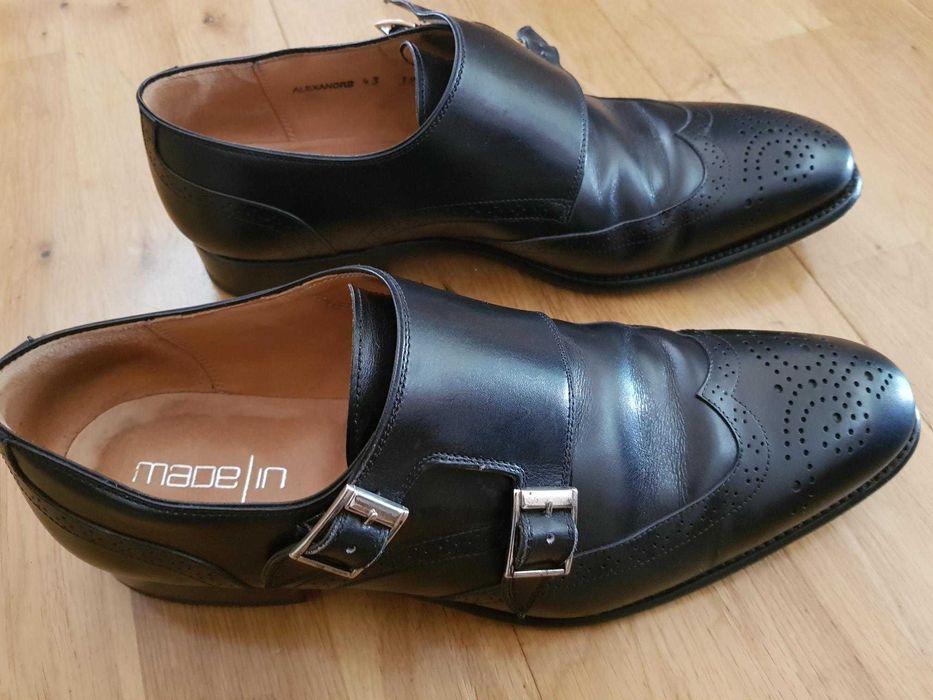 Sapatos com fivelas Made In tamanho 43