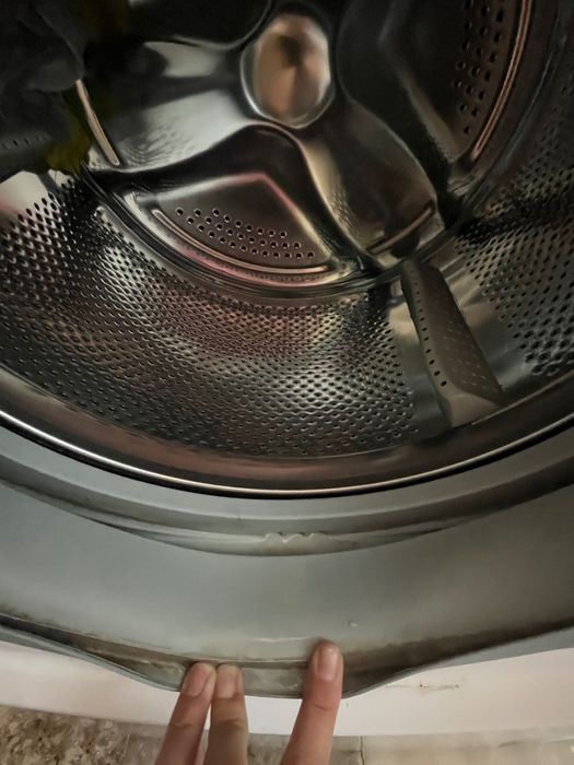 Máquina de lavar roupa em ótimo estado