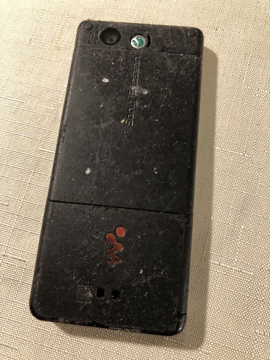 Telemóvel Vintage Sony Ericsson W880i Walkman — 15€