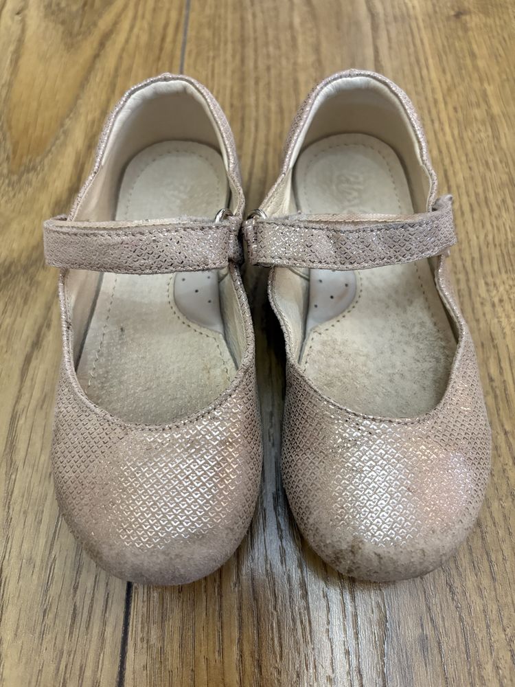 Pantofelki Emel, r. 25