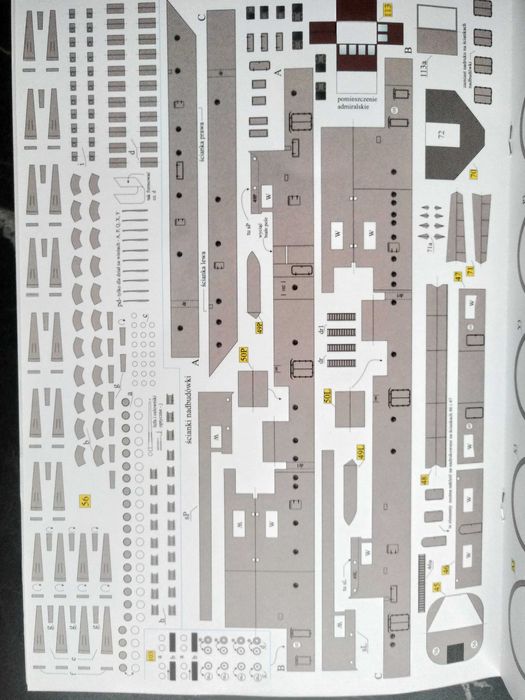 Model kartonowy HMS Drednought i niszczyciel Nowik