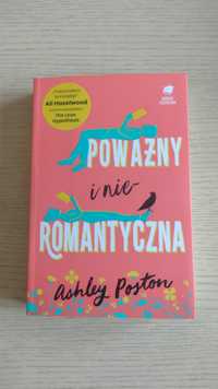 Poważny i nieromantyczna - Ashley Poston