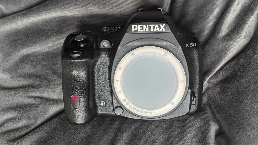 Pentax k-50 body