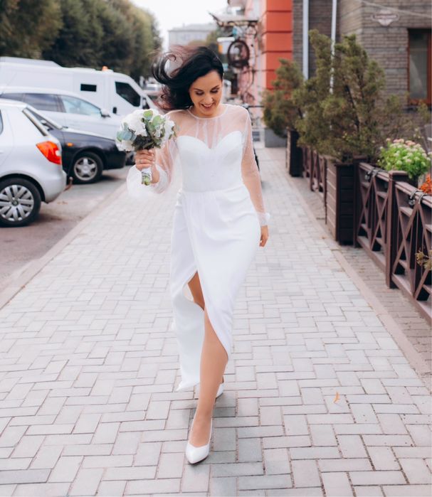 Весільна сукня з гарною спинкою