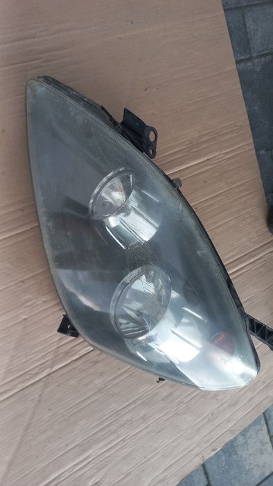 Opel Zafira b 05-08 reflektor lampa lewy lewa eu