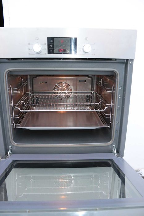 Духовой шкаф Bosch  HBA23B150
