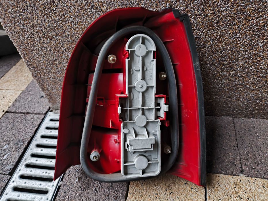 Lampa Tylna Lewa Audi A4 B5 Kombi Lift