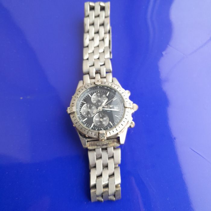 Stary  zegarek  na bransoleti.