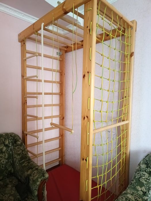 Шведська стінка дитяча