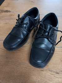 Czarne buty r. 35, wkladka 22 cm Komuniia