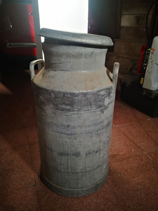 Bilha Leiteira bom estado.