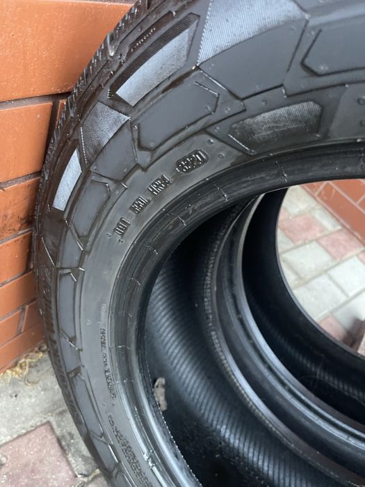 215/65 R16C 109/107 R Continental Van Contact Winter opona zimowa 7 mm