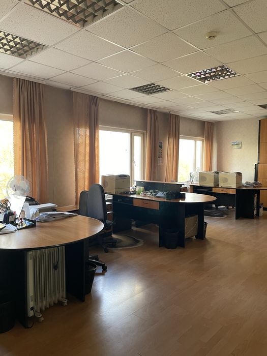 Комплекс виробничих, складських, офісних приміщень.