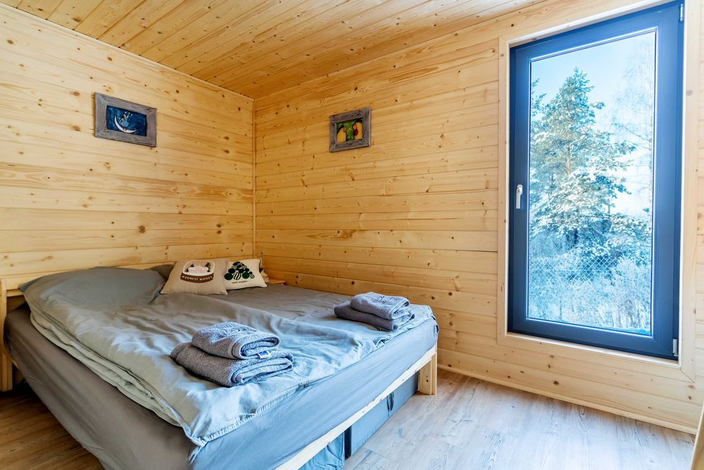 Domek nad jez. dla 6 os.- balia z jacuzzi/pomost -  wolny Sylwester