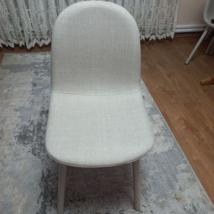 Продам  стільці нові