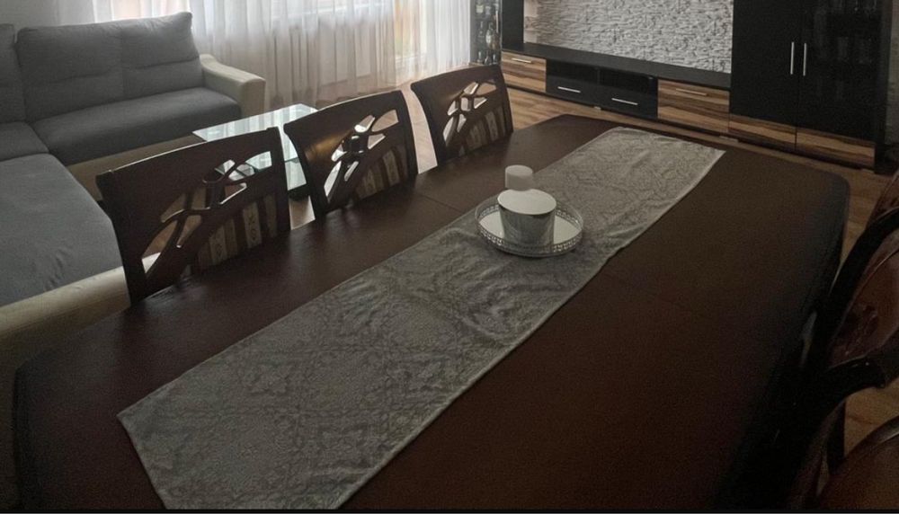Duży stół jadalniany rozkładany + 12 krzeseł – drewno, solidny zestaw
