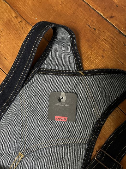 Чоловічий джинсовий комбінезон Levis  півпояс 67см