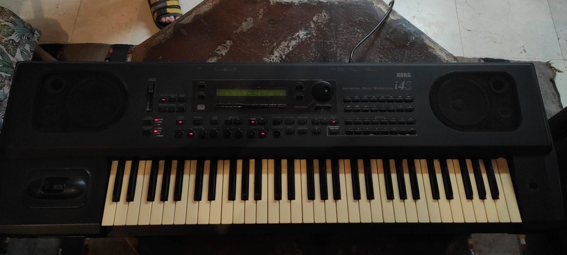 Instrument Korg i4s