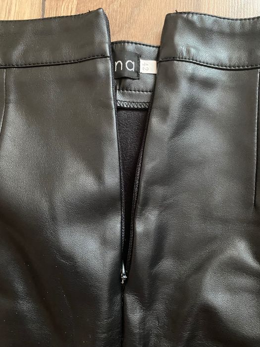 Чорна спідниця-олівець еко-шкіра