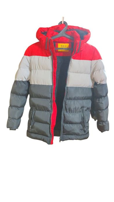 Куртка тепла на хлопчика на зріст 150-160 см. В доброму стані.