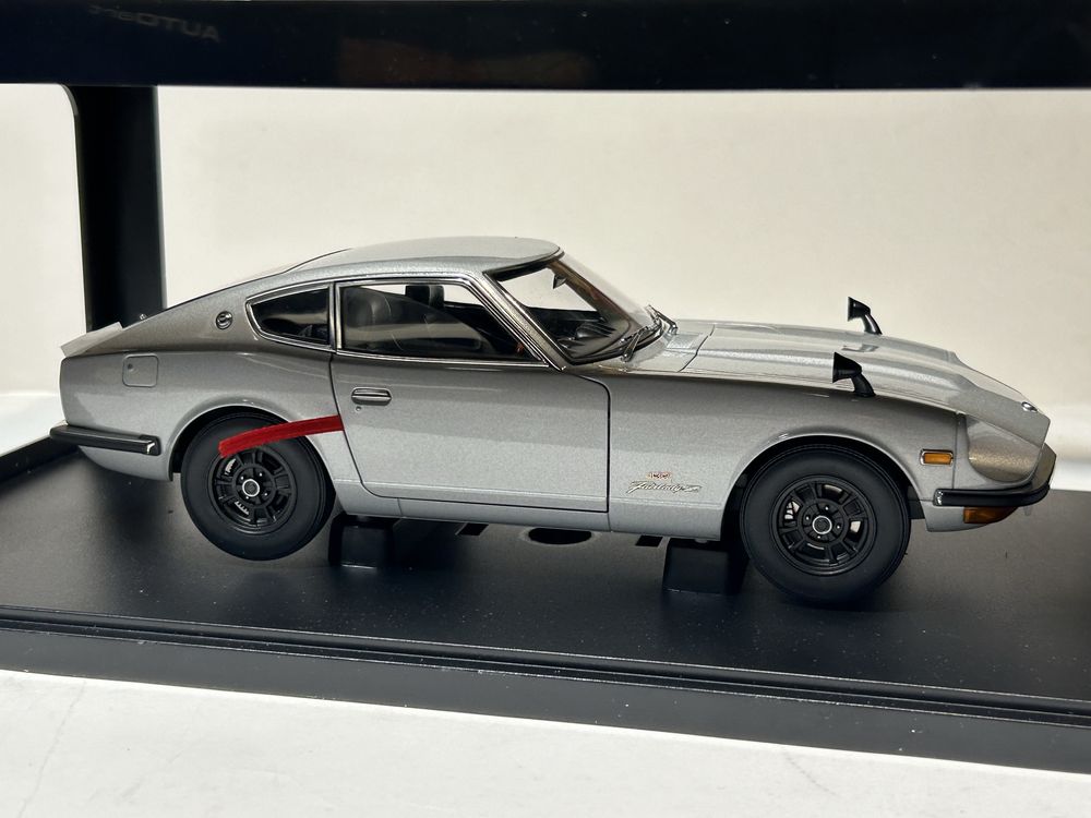 Nissan Datsun Fairlady Autoart 1/18