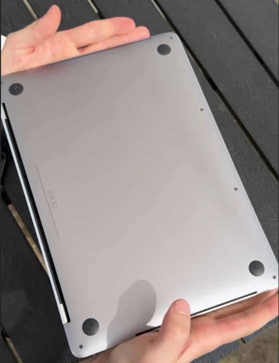 MacBook Pro Core I5 16/256 Гб (2017)