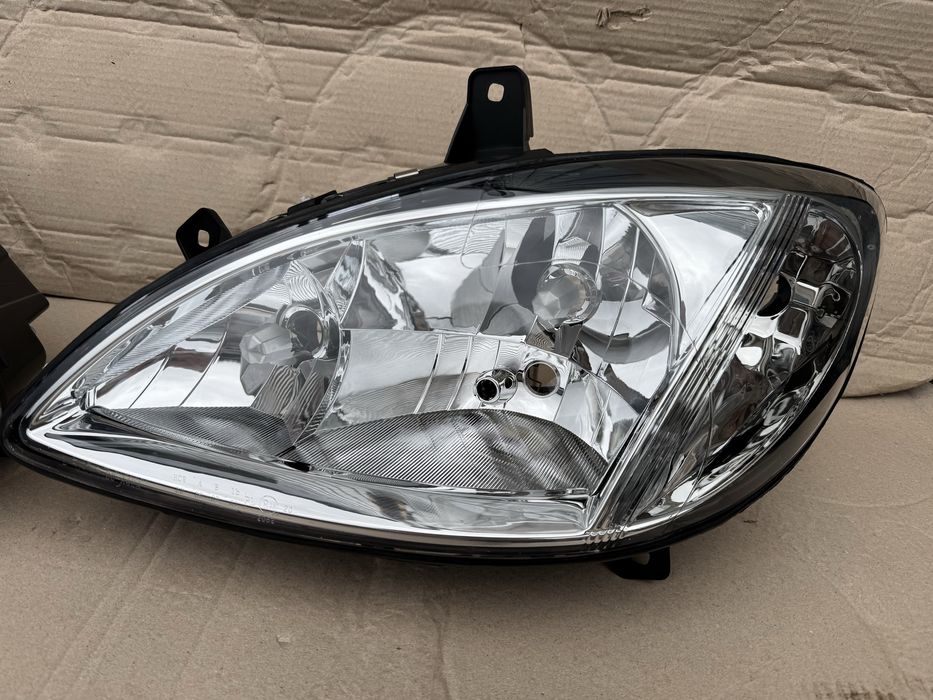 Фара нова на Mercedes-Benz VITO/Viano W639.