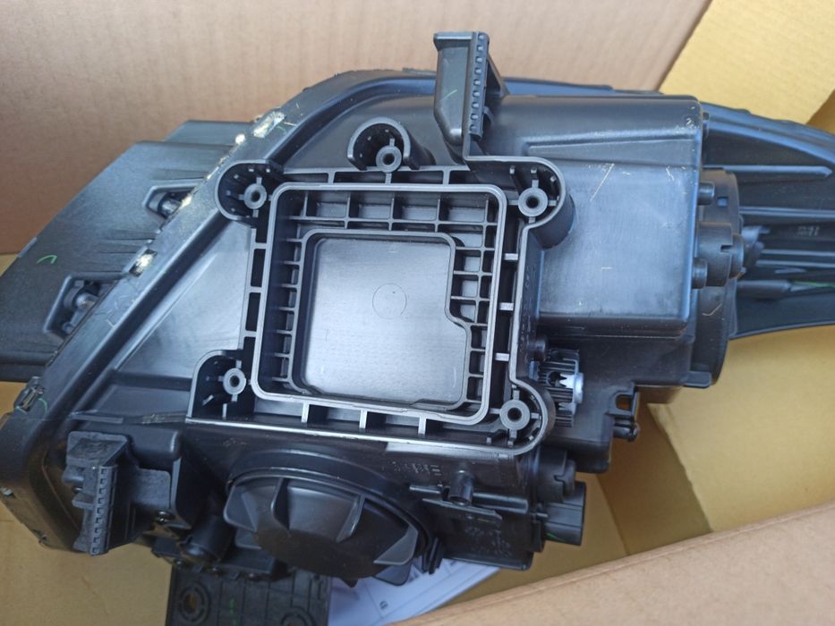 Фари Kia Niro 2016-