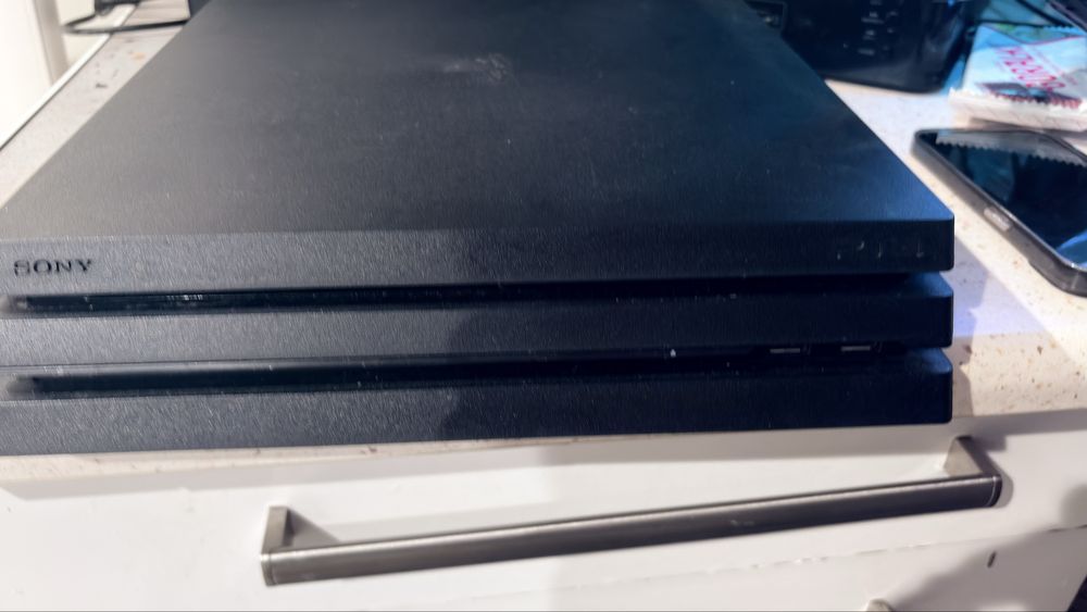 Witam sprzedam ps4 pro