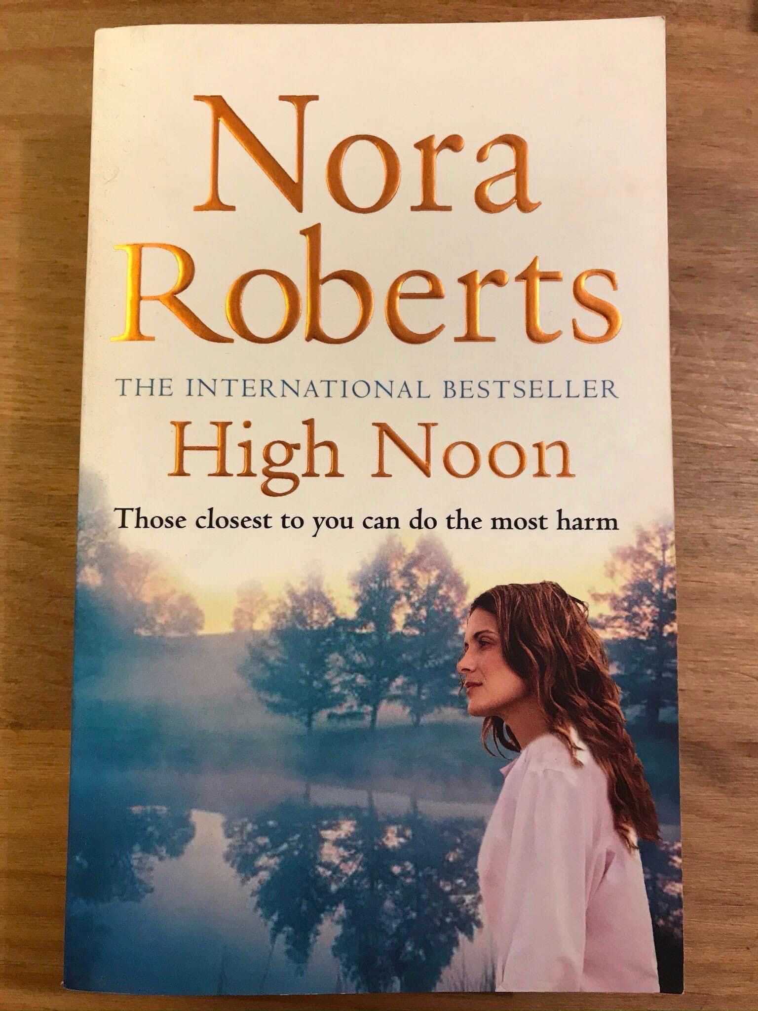 High Noon - Nora Roberts (portes grátis)