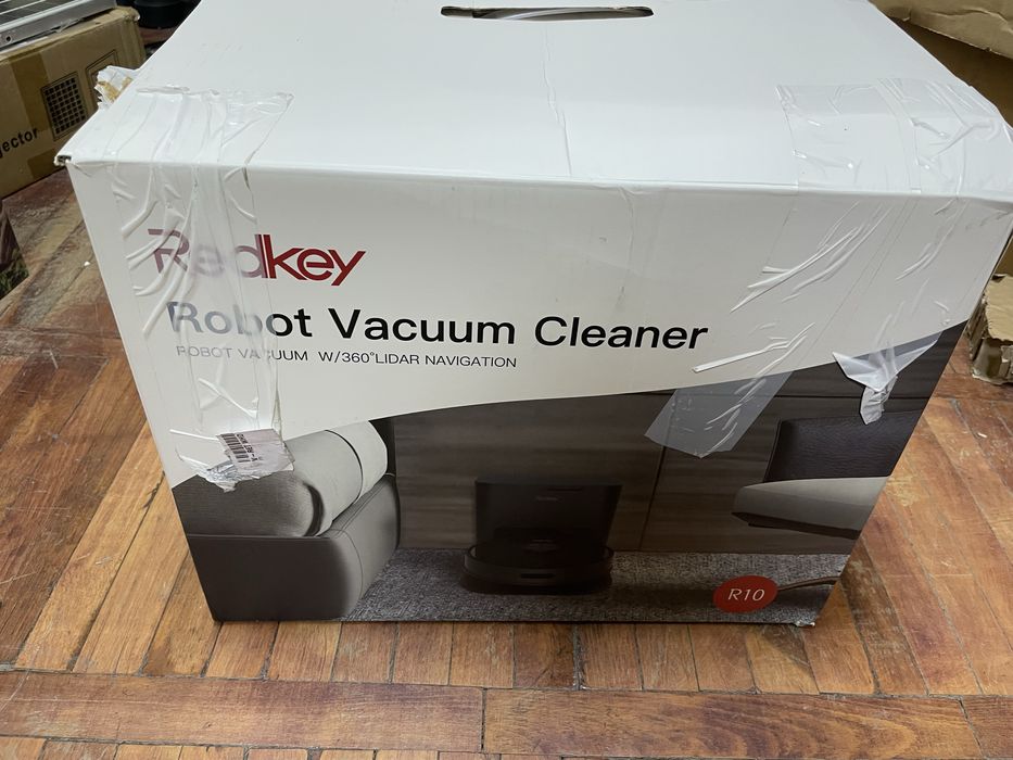 Робот пилосос Redkey R10