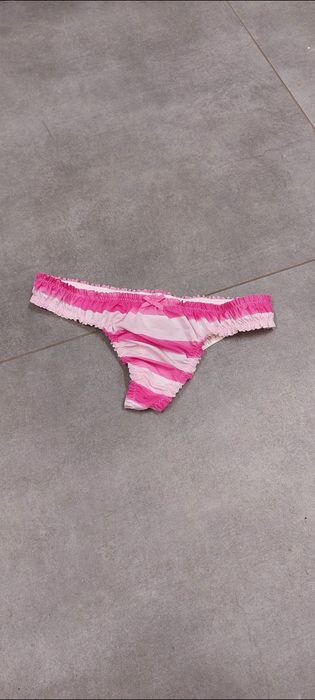 Stringi damskie małe