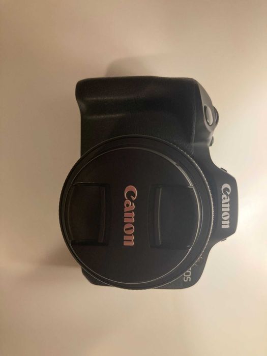 Máquina Fotográfica CANON EOS R 100