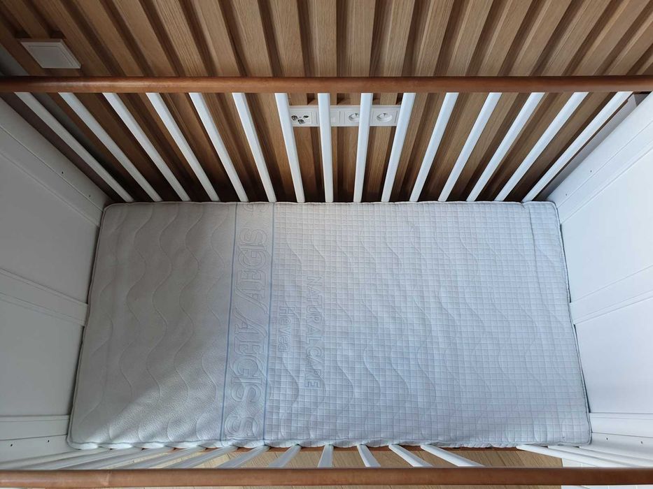 regulowane drewniane łóżeczko 140x70 Szynaka Meble + stelaż + materac