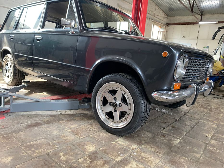 Ретро автомобиль Ваз 2102 1.5 16V Restomod