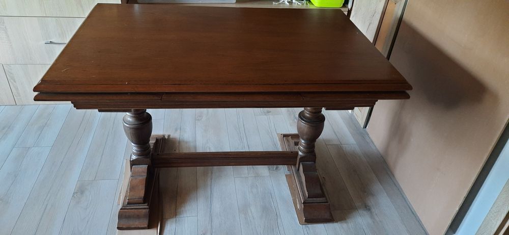 Rozkładany duży stół