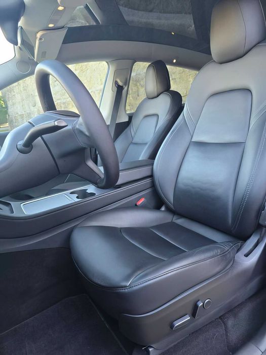 Tesla Model Y      2021
