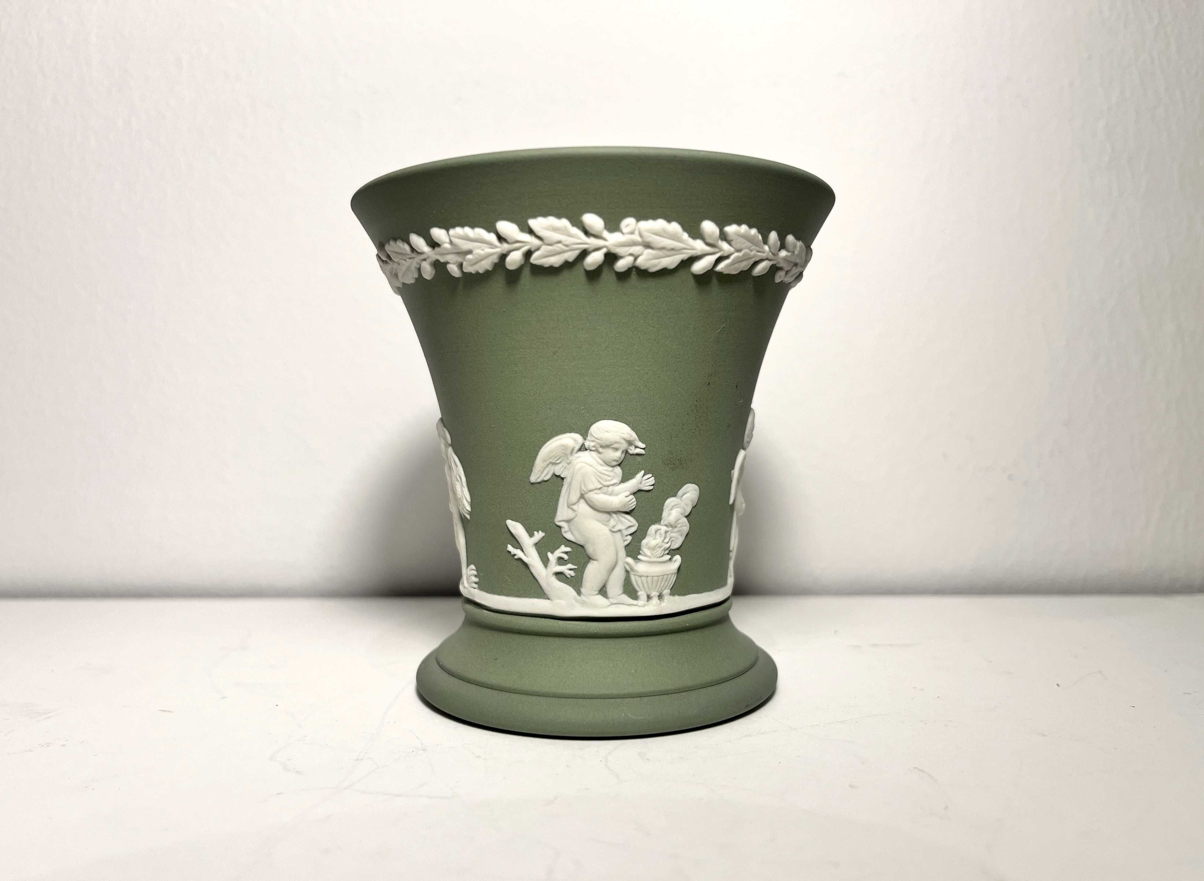 Wazon Wedgwood porcelana biskwit zielony green jasperware Jaspis