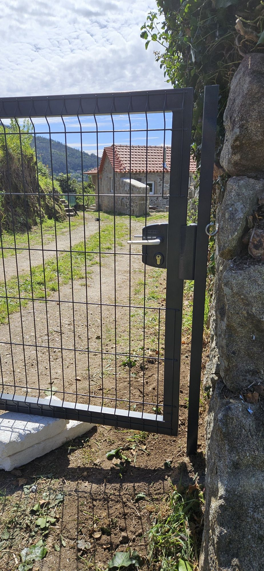 Portoes jardim em painéis vedação