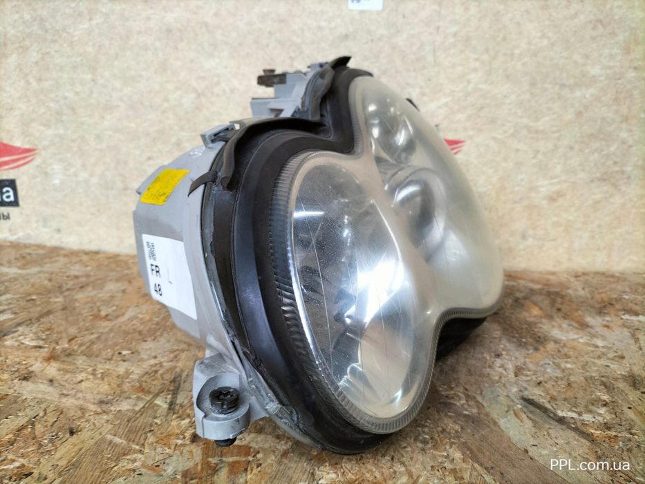 Mercedes C W203 04-07 рестайлинг фара передняя левая Xenon A2038204161