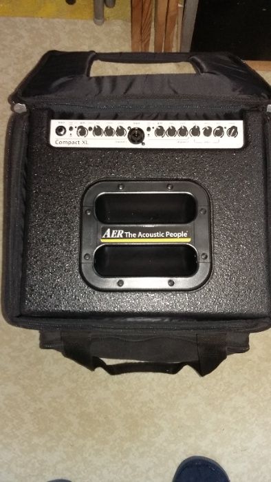 Amplificador/combo  acústico de guitarra AER Compact XL