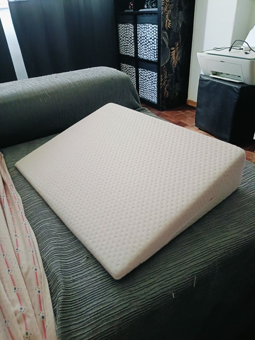 Almofada anti refluxo para bebe